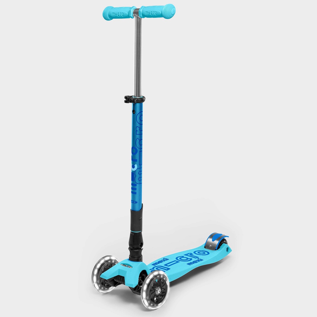 MICRO Maxi Deluxe голубой складной LED (MMD092) MICRO Maxi Deluxe голубой складной LED (MMD092)