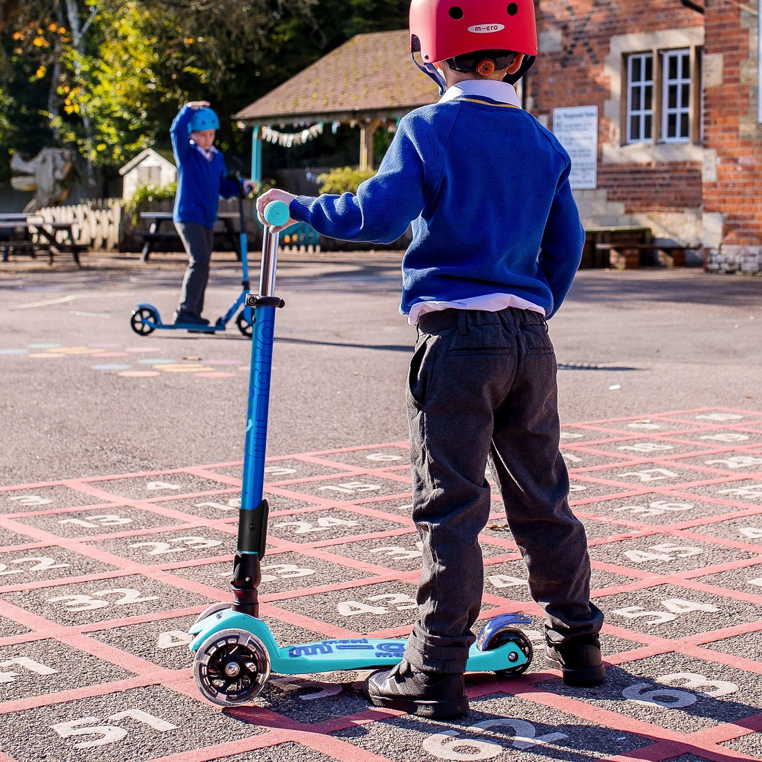 MICRO Maxi Deluxe голубой складной LED (MMD092) MICRO Maxi Deluxe голубой складной LED (MMD092)