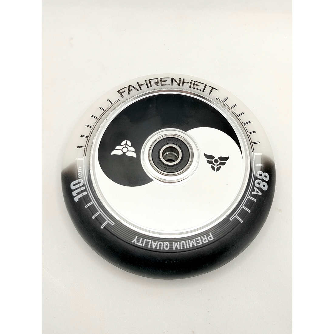 Колесо Fahrenheit Инь-Янь 110*24 mm Hollow core, черный/белый (SW2401)